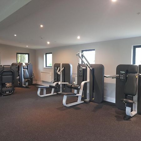 Somerford Keynes Crow'S Nest Penthouse Apartment With Free Spa Access מראה חיצוני תמונה