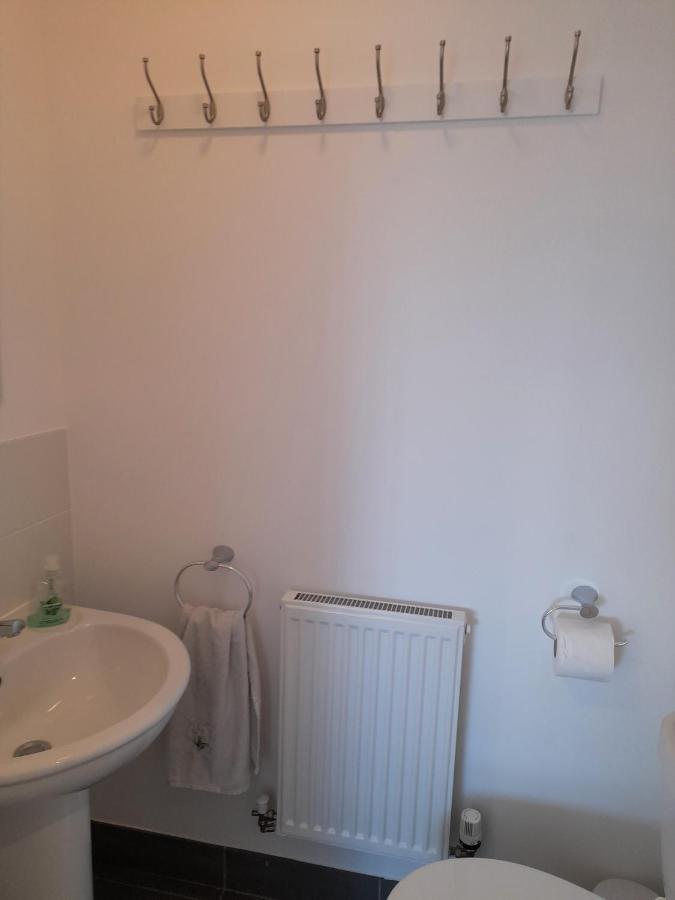 Somerford Keynes Crow'S Nest Penthouse Apartment With Free Spa Access מראה חיצוני תמונה