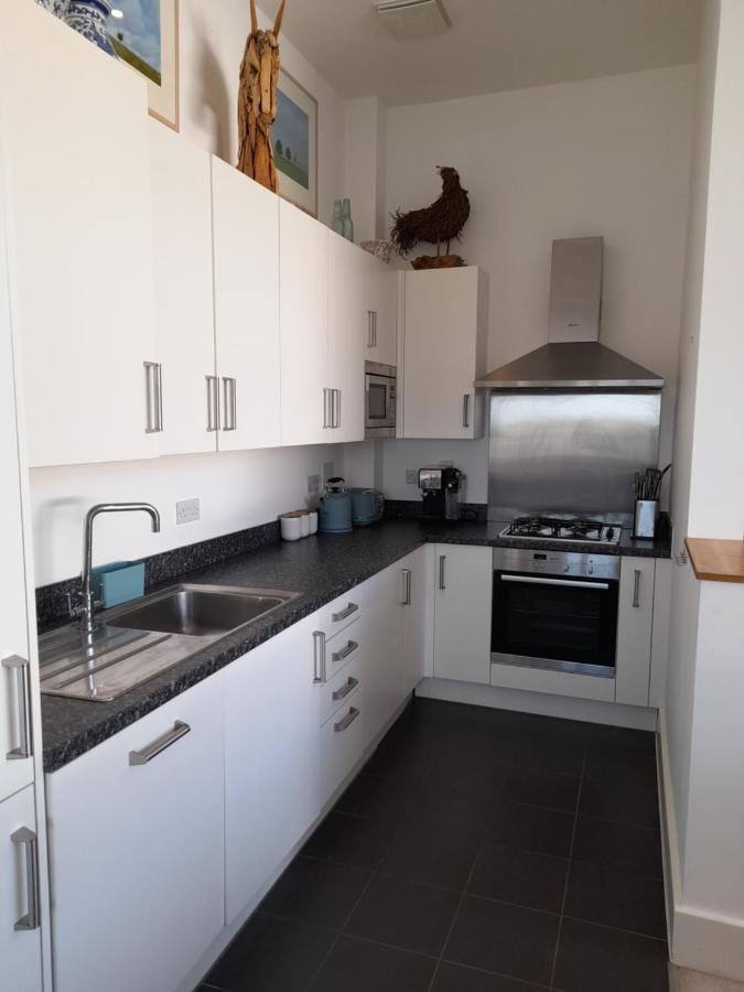 Somerford Keynes Crow'S Nest Penthouse Apartment With Free Spa Access מראה חיצוני תמונה