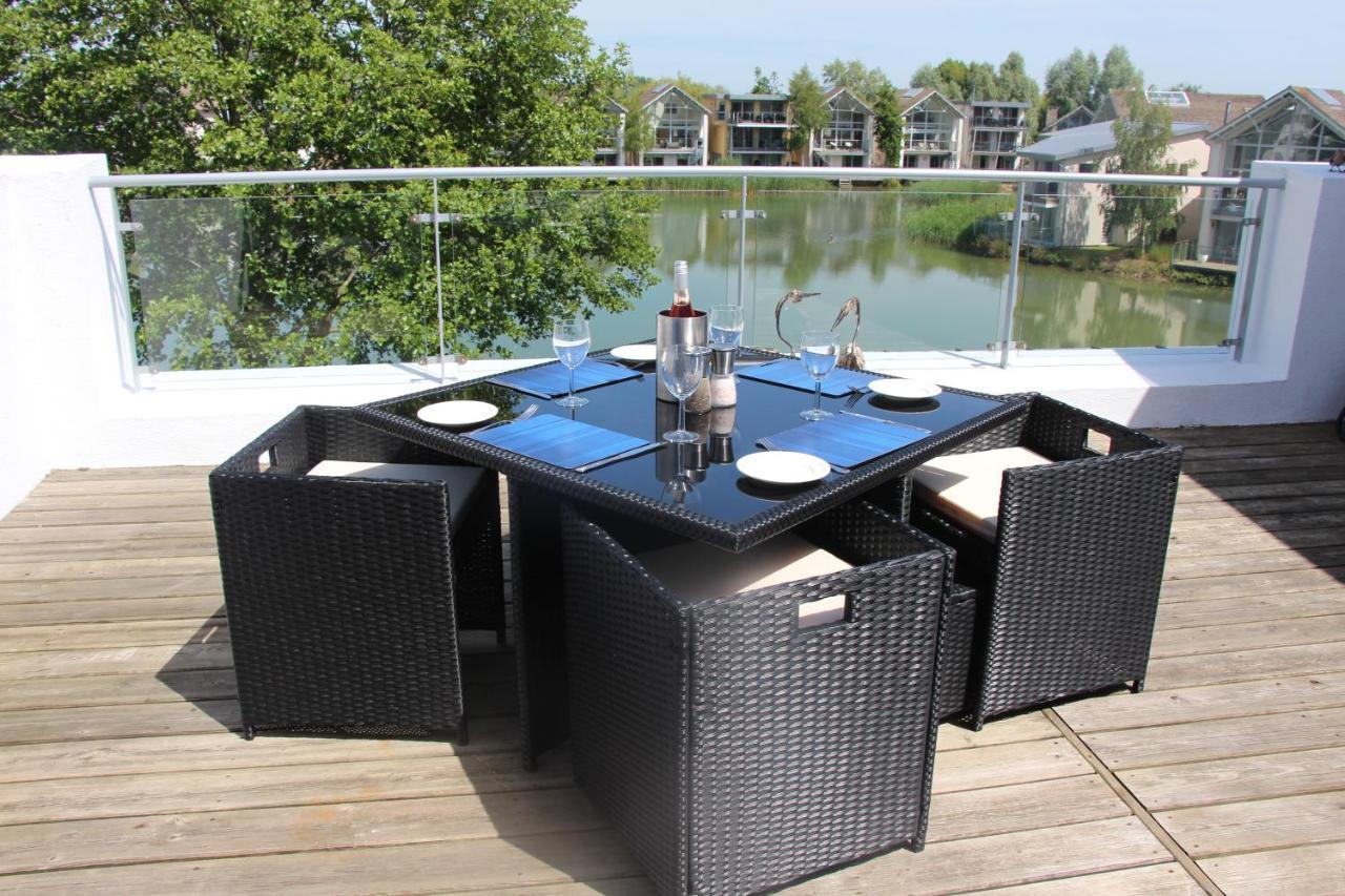 Somerford Keynes Crow'S Nest Penthouse Apartment With Free Spa Access מראה חיצוני תמונה