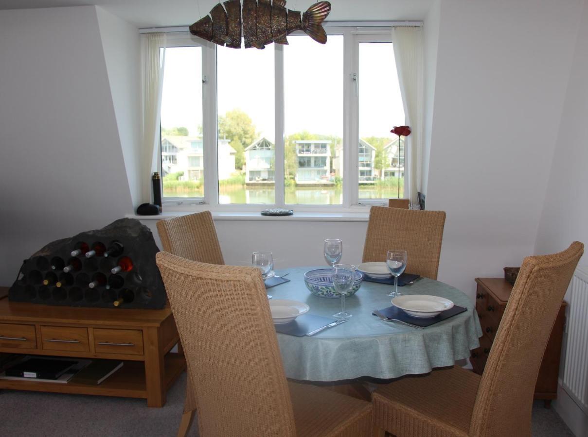 Somerford Keynes Crow'S Nest Penthouse Apartment With Free Spa Access מראה חיצוני תמונה